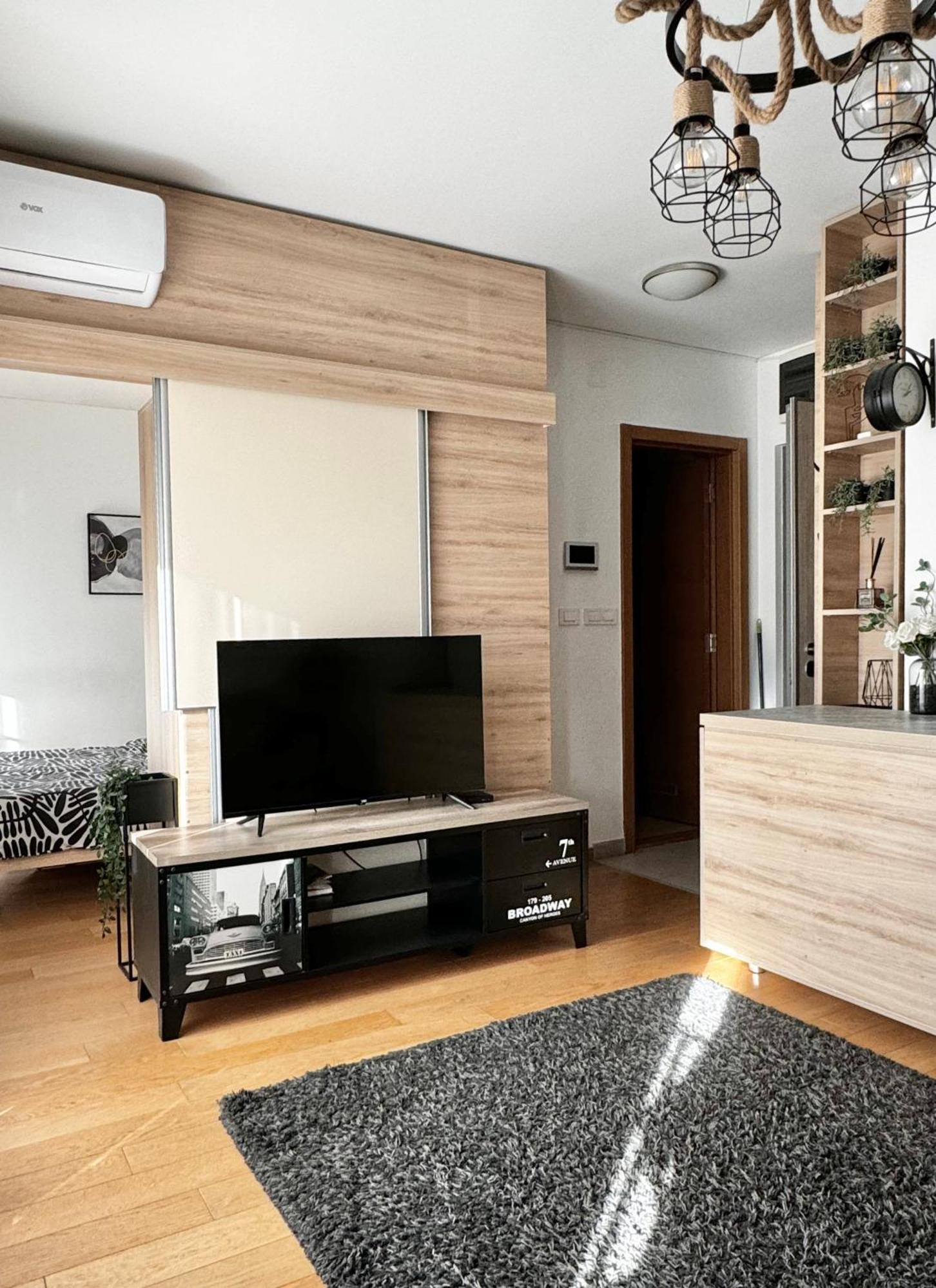 Delete 5 - Zemunske Kapije Apartment Belgrade